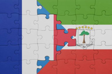 Ekvator Ginesi ve Fransa bayrağının renkli ulusal bayrağıyla bulmaca. konsept