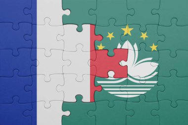 Macau 'nun renkli ulusal bayrağı ve Fransa bayrağı ile bulmaca. konsept