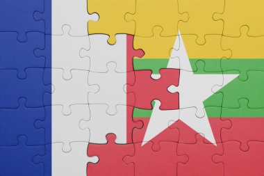 Myanmar 'ın renkli ulusal bayrağı ve Fransa bayrağı. konsept