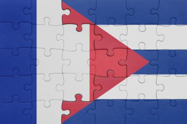 Küba 'nın renkli ulusal bayrağı ve Fransa bayrağı ile bulmaca. konsept