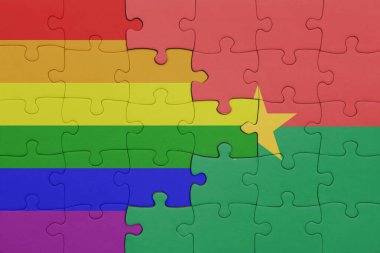 Burkina faso 'nun renkli ulusal bayrağı ve gökkuşağı eşcinsellik gururu bayrağı. konsept