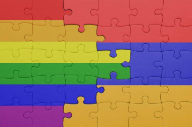 Ermenistan 'ın renkli ulusal bayrağı ve gökkuşağı eşcinsellik gururu bayrağı. konsept