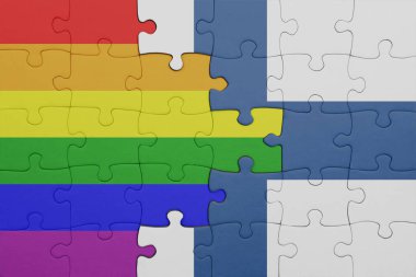 Finlandiya 'nın renkli ulusal bayrağı ve gökkuşağı eşcinsellik gururu bayrağı. konsept