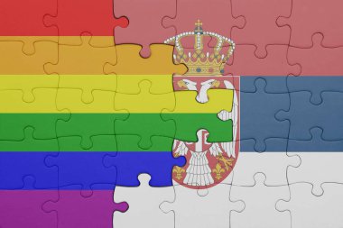 Sırbiya 'nın renkli ulusal bayrağı ve gökkuşağı eşcinsellik gururu bayrağı. konsept