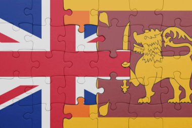 Sri Lanka 'nın renkli ulusal bayrağı ve Büyük Britanya bayrağı. konsept