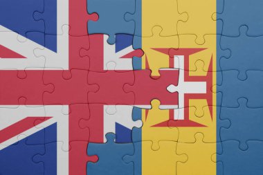 Büyük Britanya bayrağı ve madeira 'nın renkli ulusal bayrağıyla bulmaca. konsept