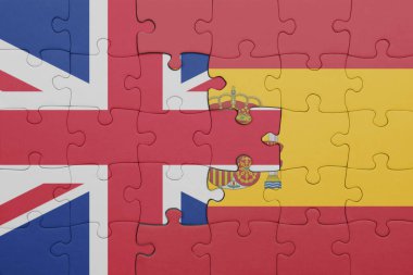 İspanya 'nın renkli ulusal bayrağı ve İngiltere' nin bayrağıyla ilgili bulmacalar. konsept