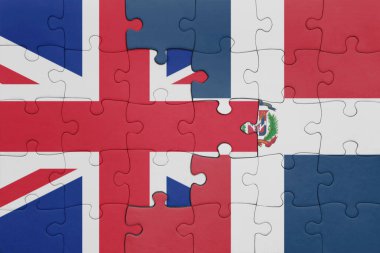 Dominik Cumhuriyeti 'nin renkli ulusal bayrağı ve Büyük Britanya bayrağı. konsept