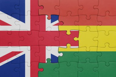 Bolivya 'nın renkli ulusal bayrağı ve Büyük Britanya bayrağı ile bulmaca. konsept