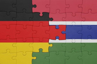 Gambiya 'nın renkli ulusal bayrağı ve Almanya bayrağı. konsept