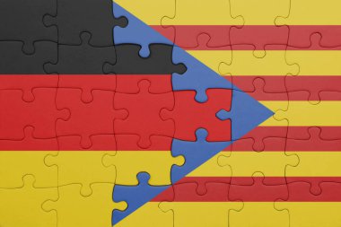 Katalonya 'nın renkli ulusal bayrağı ve Almanya bayrağı. konsept