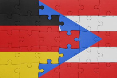 Puerto Riko 'nun renkli ulusal bayrağı ve Almanya bayrağı. konsept