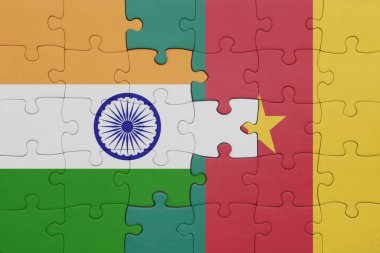 Kamerun ve Hindistan bayrağının renkli ulusal bayrağıyla bulmaca. konsept