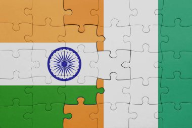 Cote divoire ve Hindistan bayrağının renkli ulusal bayrağıyla bulmaca. konsept