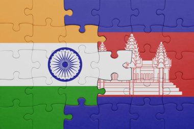 Kamboçya 'nın renkli ulusal bayrağı ve Hindistan bayrağının bulmacası. konsept