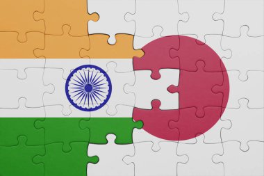 Japonya 'nın renkli ulusal bayrağı ve Hindistan bayrağının bulmacası. konsept