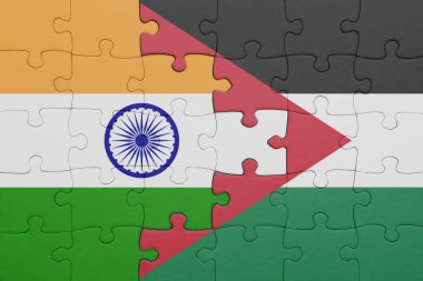 Ürdün 'ün renkli ulusal bayrağı ve Hindistan bayrağı ile bulmaca. konsept