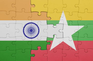 Myanmar 'ın renkli ulusal bayrağı ve Hindistan bayrağı. konsept