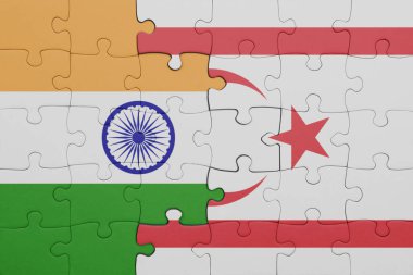 Kuzey Amerika 'nın renkli ulusal bayrağı ve Hindistan bayrağının bulmacası. konsept