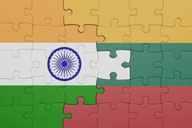 Litvanya 'nın renkli ulusal bayrağı ve Hindistan bayrağı bulmacası. konsept