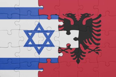 İsrail bayrağı ve albanya 'nın renkli ulusal bayrağıyla bulmaca. konsept