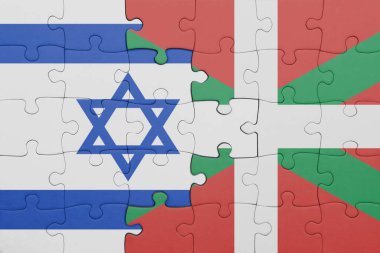 Bask ülkesinin renkli ulusal bayrağı ve İsrail bayrağının bulmacası. konsept