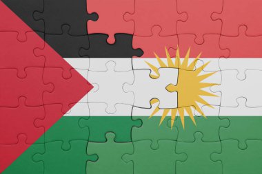 Kürdistan 'ın renkli ulusal bayrağı ve Filistin bayrağının bulmacası. konsept