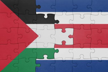 Kosta Rika 'nın renkli ulusal bayrağı ve Filistin bayrağının bulmacası. konsept