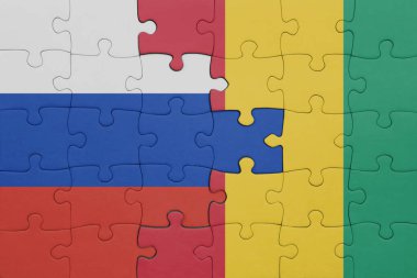 Gine ve Rusya bayrağının renkli ulusal bayrağıyla bulmaca. konsept