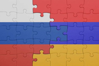 Ermenistan 'ın renkli ulusal bayrağı ve Rusya bayrağı. konsept