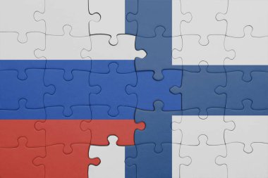 Finlandiya 'nın renkli ulusal bayrağı ve Rusya bayrağıyla ilgili bulmacalar. konsept