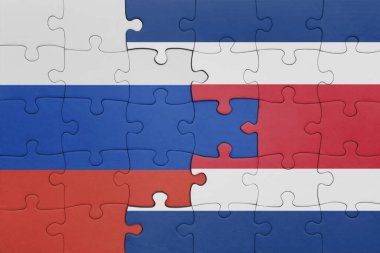 Kosta Rika 'nın renkli ulusal bayrağı ve Rusya bayrağının bulmacası. konsept