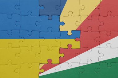 Seyşeller 'in renkli ulusal bayrağı ve Ukrayna bayrağı. konsept