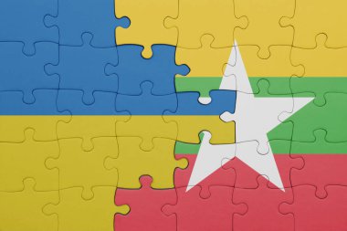 Myanmar 'ın renkli ulusal bayrağı ve Ukrayna bayrağı. konsept
