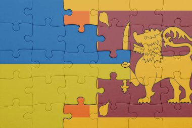 Sri Lanka 'nın renkli ulusal bayrağı ve Ukrayna bayrağı. konsept