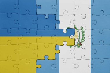 Guatemala 'nın renkli ulusal bayrağı ve Ukrayna bayrağı. konsept