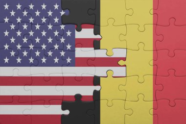 Belçika 'nın renkli ulusal bayrağı ve Amerika Birleşik Devletleri bayrağının bulmacası. konsept