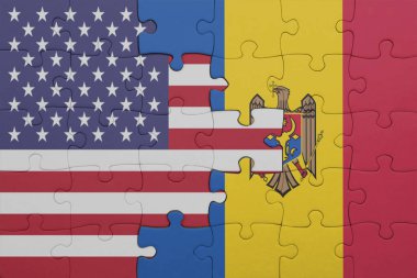 Moldova 'nın renkli ulusal bayrağı ve Amerika Birleşik Devletleri bayrağının bulmacası. konsept