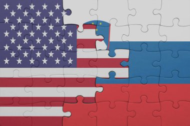 Slovenia 'nın renkli ulusal bayrağı ve Amerika Birleşik Devletleri bayrağı ile ilgili bulmacalar. konsept