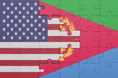 Amerika Birleşik Devletleri bayrağının ve eritreanın renkli ulusal bayrağının bulmacası. konsept