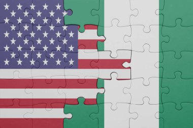 Nijerya 'nın renkli ulusal bayrağı ve Amerika Birleşik Devletleri bayrağı. konsept