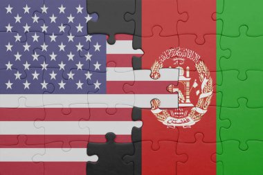 Amerika Birleşik Devletleri bayrağının ve Afganistan 'ın renkli ulusal bayrağının bulmacası. konsept
