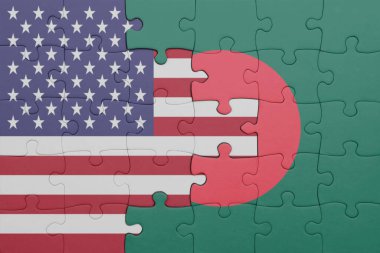 Bangladeş 'in renkli ulusal bayrağı ve Amerika Birleşik Devletleri bayrağının bulmacası. konsept