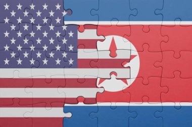 Kuzey Kore 'nin renkli ulusal bayrağı ve Amerika Birleşik Devletleri bayrağı. konsept