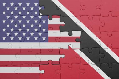 Trinidad ve Tobago 'nun renkli ulusal bayrağı ve Amerika Birleşik Devletleri bayrağı. konsept