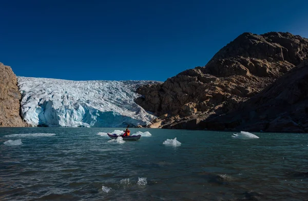 Glaciar Kayak Mosevatnet Lago Folgefonna Glaciar — Fotografia de Stock