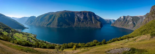 Aurlandsfjord Und Die Stadt Aurlandsvangen Sogn Fjordane Norwegen — Stockfoto