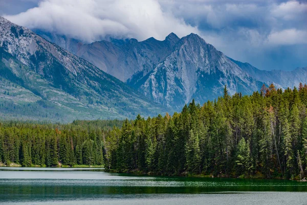 Johnson Lake Národní Park Banff Alberta Kanada — Stock fotografie