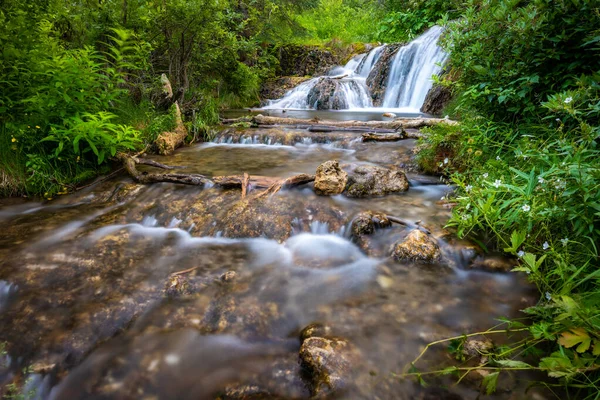 Airdrie yakınlarındaki Big Hill Springs İl Parkı Alberta Kanada 