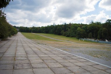 antika döşemeleri olan eski kare